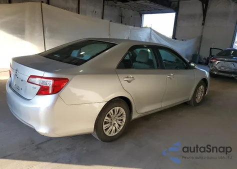 2012 Toyota Camry Base z USA, uszkodzony, nr VIN 4T4BF1FK1CR203368